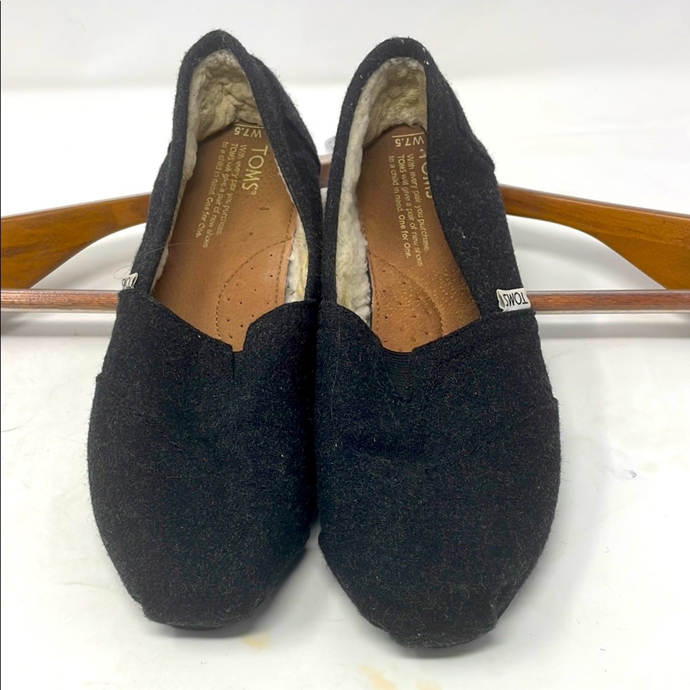 Toms Black Wool Slip-On Flats Size 7.5 Excellent Condition